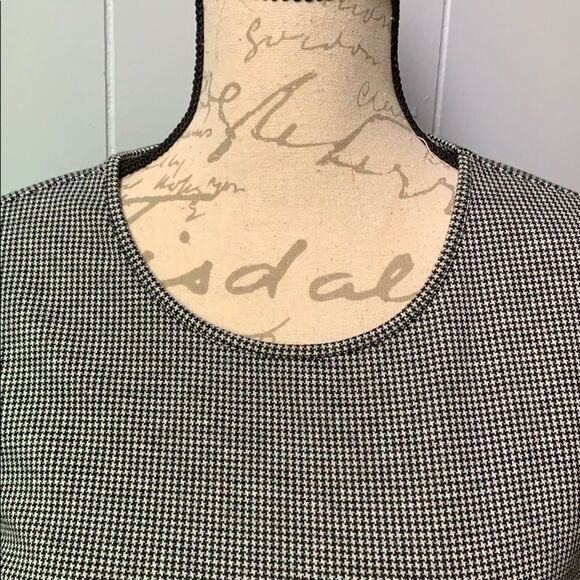 Ann Taylor Black White Winter medium petite top - Picture 3 of 6